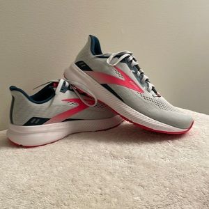 Brooks Launch 8, women’s size 7 (US)